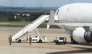 Body, Cash Found on US Jet Impounded in Zimbabwe