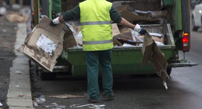 Meet the $100K-a-Year Garbage Collectors