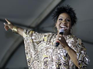 Gladys Knight Sings During Traffic Stop