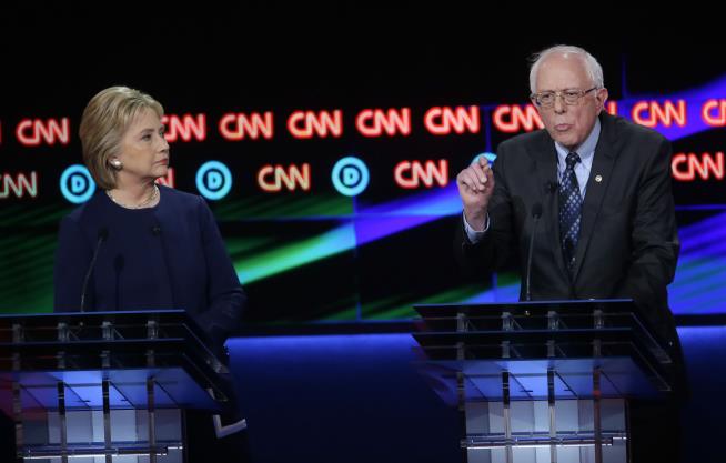 Sanders Tosses His Invisible Wall St. Speeches Into the Air