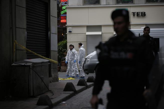 Suicide Bomber Strikes Istanbul Tourist District