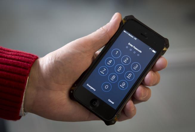 FBI to Apple: No Worries, We Hacked Your iPhone
