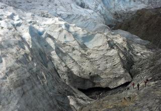Skiers Survive 4 Days Trapped on Stormy Glacier