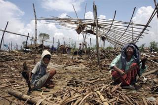 Visiting UN Chief Pushes Burma to Accept Aid
