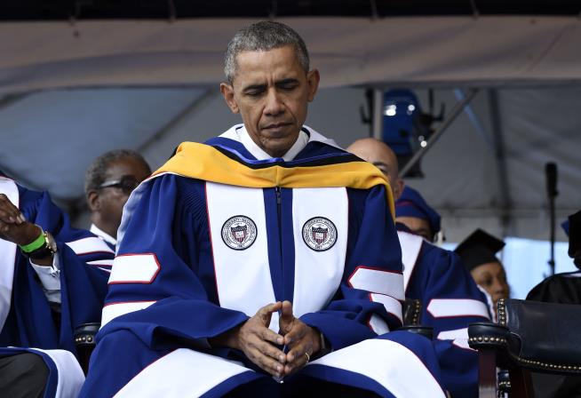 Obama Tells Class of 2016 US Is 'Better Place' Than When He Graduated