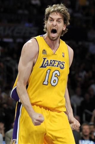 Lakers Thump Spurs, Take 2-0 Series Lead