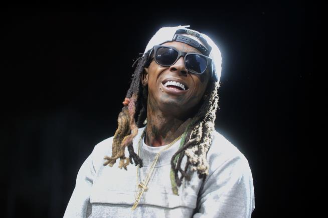 Lil Wayne's Seizures Force Plane Down Twice