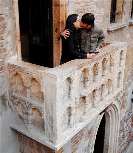 Romeo and Juliet Balcony Now Open to Same-Sex Couples