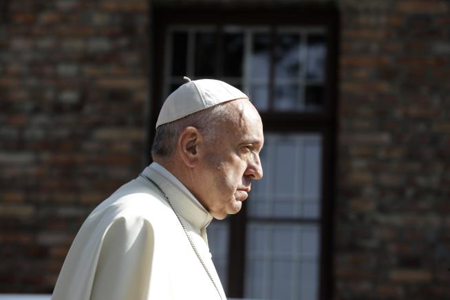 Pope Pays Silent Visit to Auschwitz