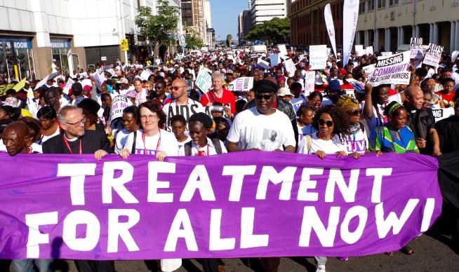 We're Losing Ground in War on AIDS: UN