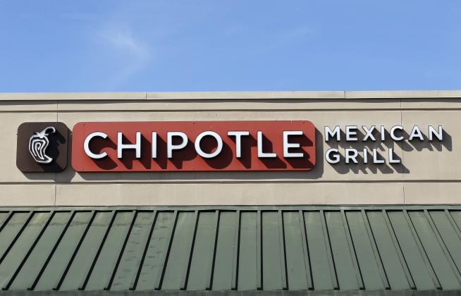 Nearly 10K Employees Sue Chipotle for Wage Theft
