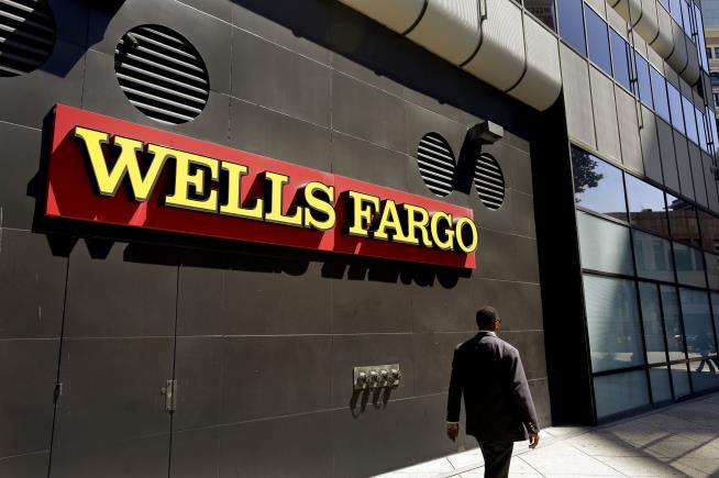 As Wells Fargo Pays Up, Exec Exits With $125M