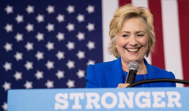 Doc: Clinton 'Healthy and Fit' Despite Pneumonia
