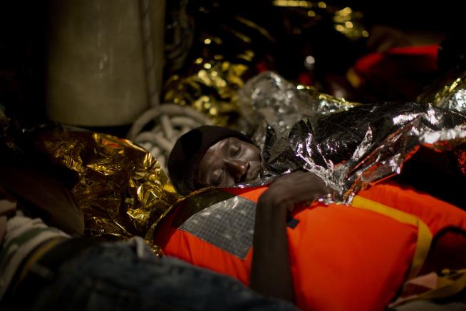 Amid Thousands of Migrants Rescued, a Grim Discovery