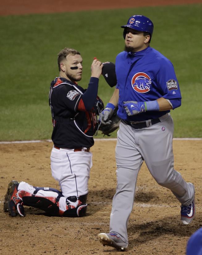 A Folk Hero Is Born: Unlikely Star Emerges for Cubs