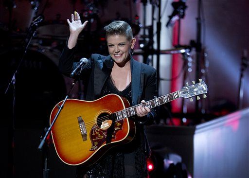 CMA Faces Backlash Over Beyonce-Dixie Chicks Duet