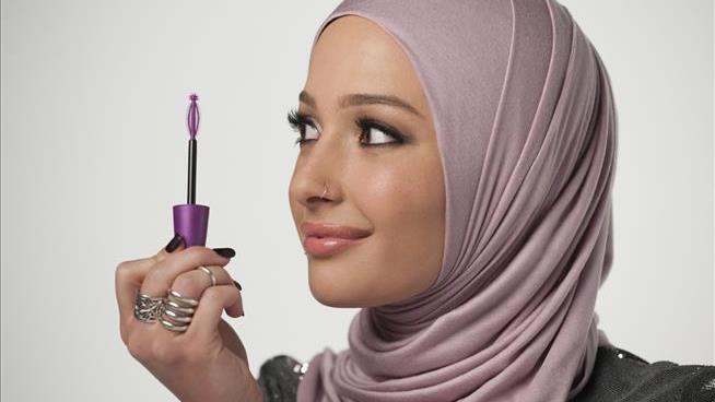 CoverGirl Recruits Muslim Vlogger for New Ad Campaign