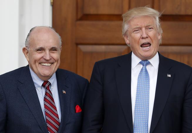 Giuliani Pulls Out of Contention for Any Trump Cabinet Position