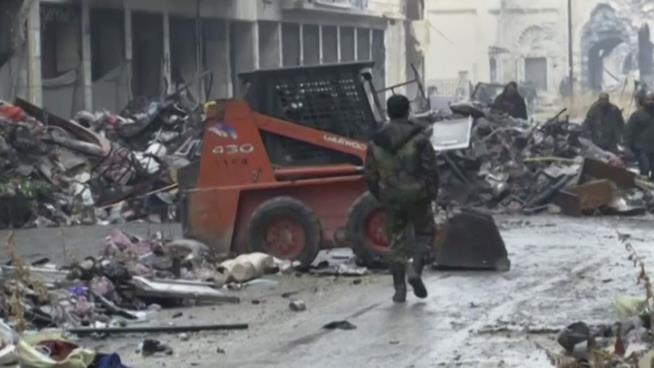 Aleppo Evacuation Is On, Despite Reports of Sniper Fire