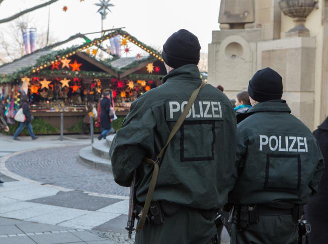Germany Arrests 2 Over Mall Terror Plot