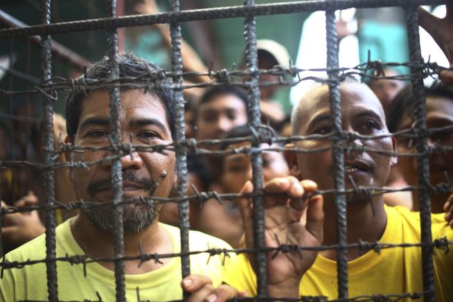 Daring Jailbreak Frees 150 in Philippines
