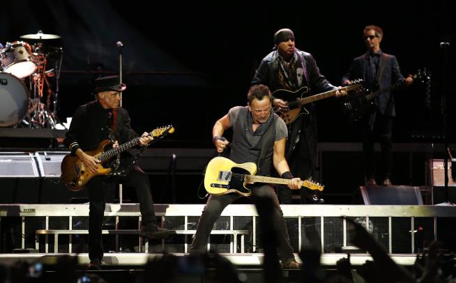Springsteen Cover Band Pulls Out of Trump Party