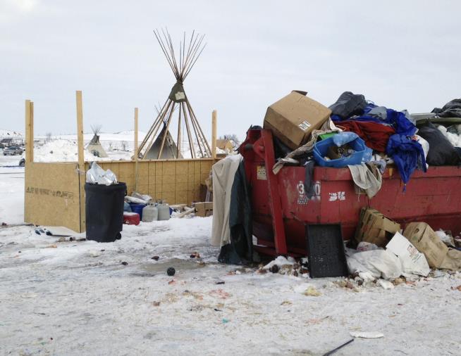 Tribe Makes Last-Ditch Effort to Stall Dakota Access Pipeline