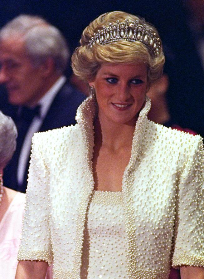 Princess Di's Iconic Outfits Go On Display