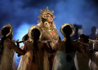Beyonce Backs Out of Coachella on Doctor's Orders
