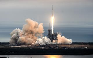 SpaceX Flying 2 Tourists to Space Next Year