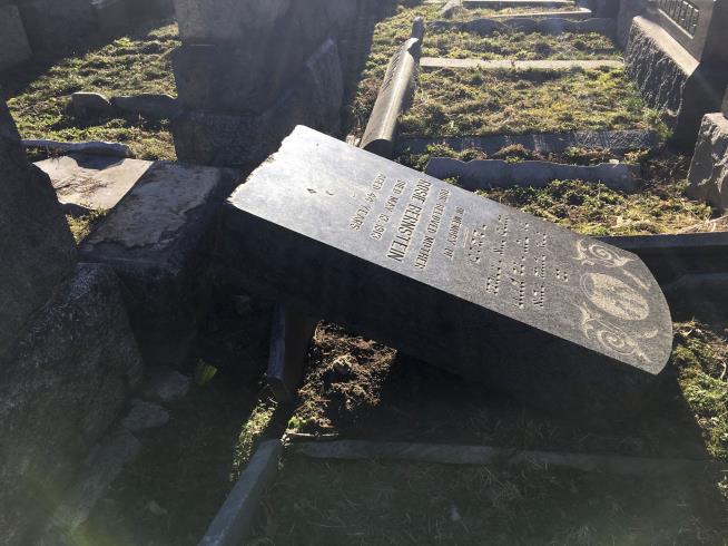 Cops: Headstones at Jewish Cemetery Fell Over by Themselves