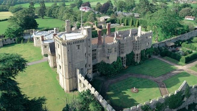 You Can Buy a Castle Where Henry VIII, Anne Boleyn Slept