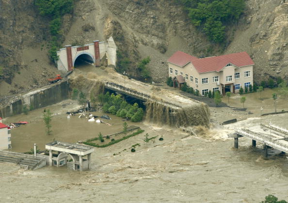 Draining Quake Lake Floods China Town