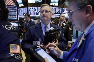 Energy, Banks Lead Tiny Gains for Stocks