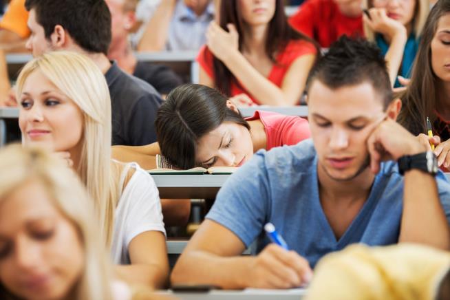 why-college-students-need-a-major-wake-up-call-about-sleep-eight-sleep