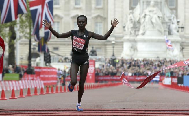 At London Marathon, a Record Falls