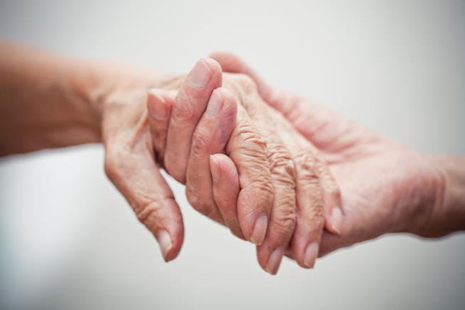 Couple Married 69 Years Die Holding Hands