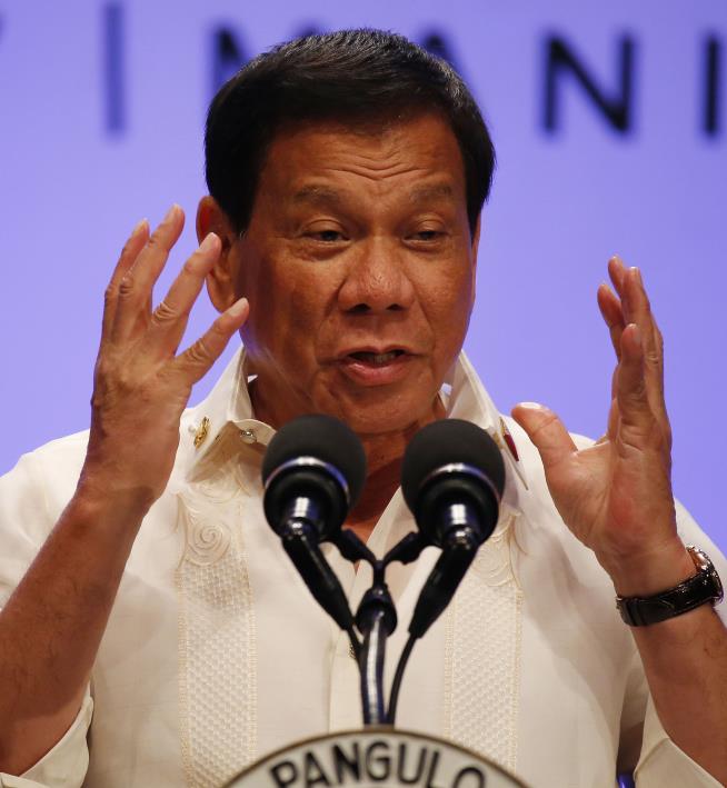 Controversial Filipino Leader May Not Accept Trump's Invite