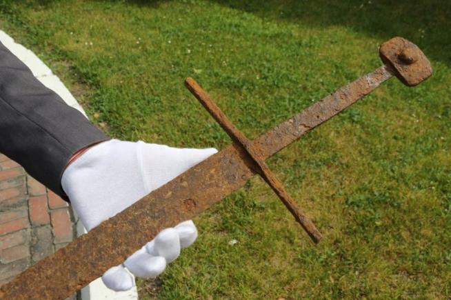 Sword Found in Bog May Tell of Knight's Demise