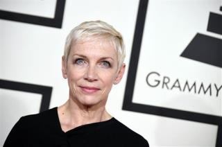 Annie Lennox Posts 'Scam' Letter for Fun—and as Warning