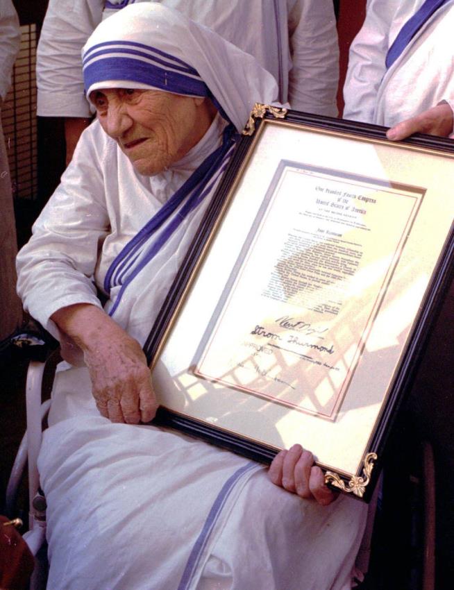 Mother Teresa's Famous Sari Is Now Trademarked