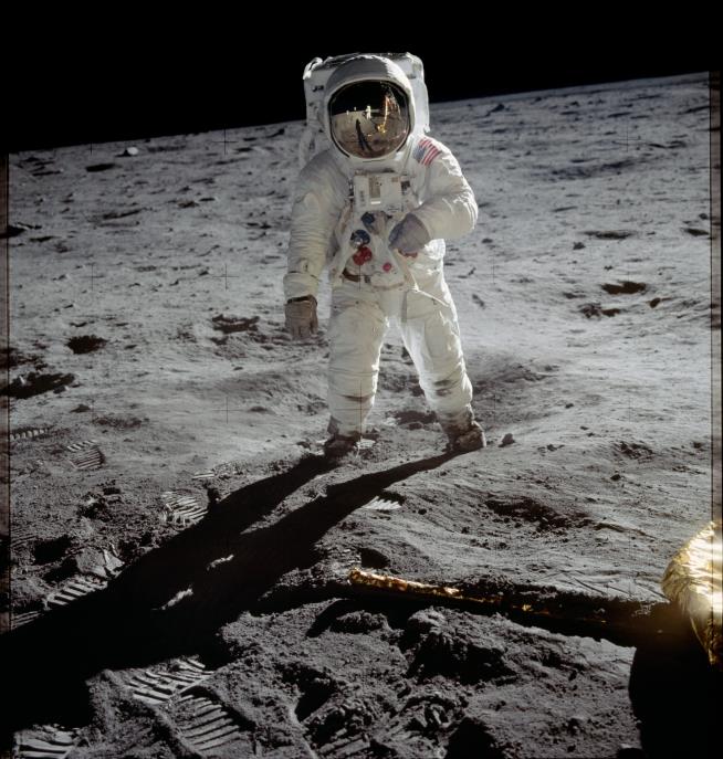 Buzz Aldrin Recalls 'Iconic' Moon Landing Photo