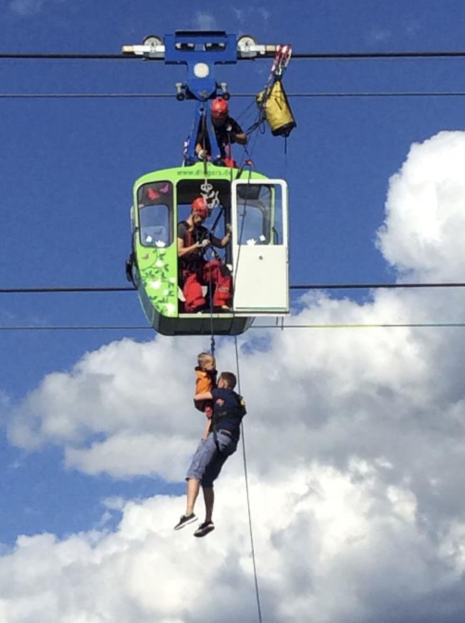 What a 130-Foot-High Cable Car Rescue Looks Like