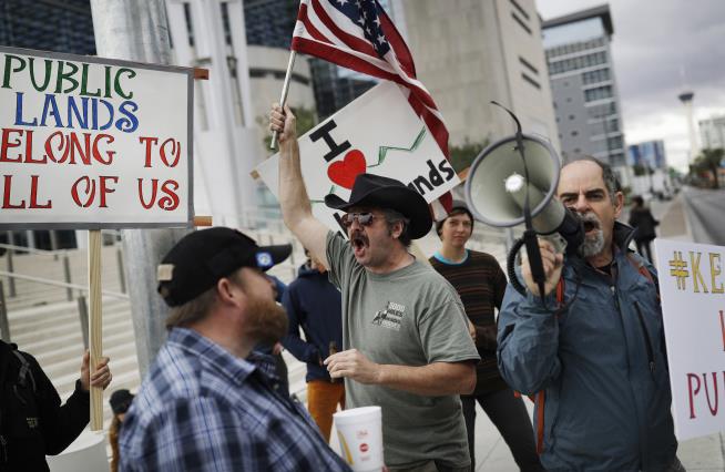 Jury Refuses to Convict 4 in Bundy Ranch Standoff