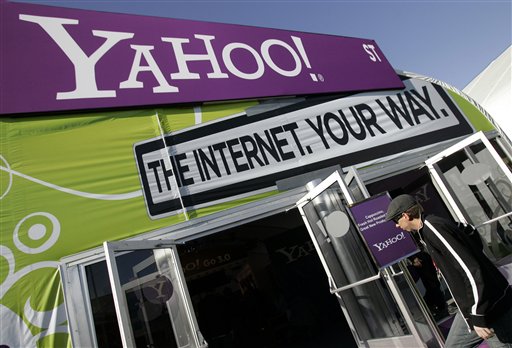Yahoo to Reorganize in Wake of Microsoft Bid