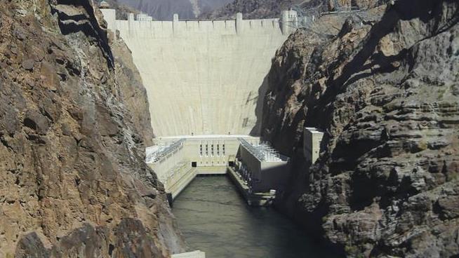 Drunk Man Becomes First to Survive Hoover Dam Swim