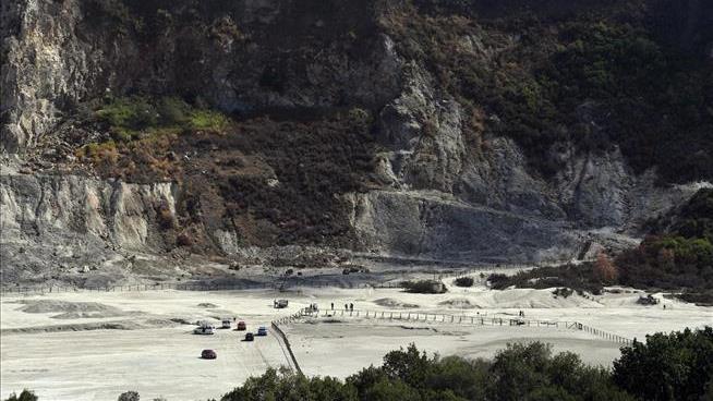 Parents, 11-Year-Old Die at Volcanic Crater in Italy