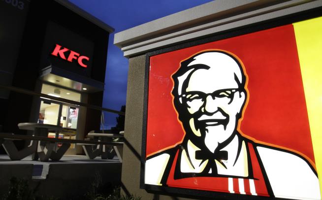 KFC Only Follows 11 People on Twitter, and It's Genius