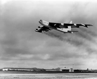 US May Return Nuclear Bombers to Cold War Status