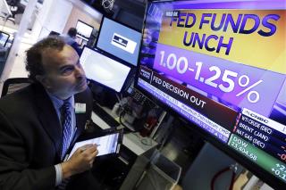 Stocks Close Mixed on Wall Street